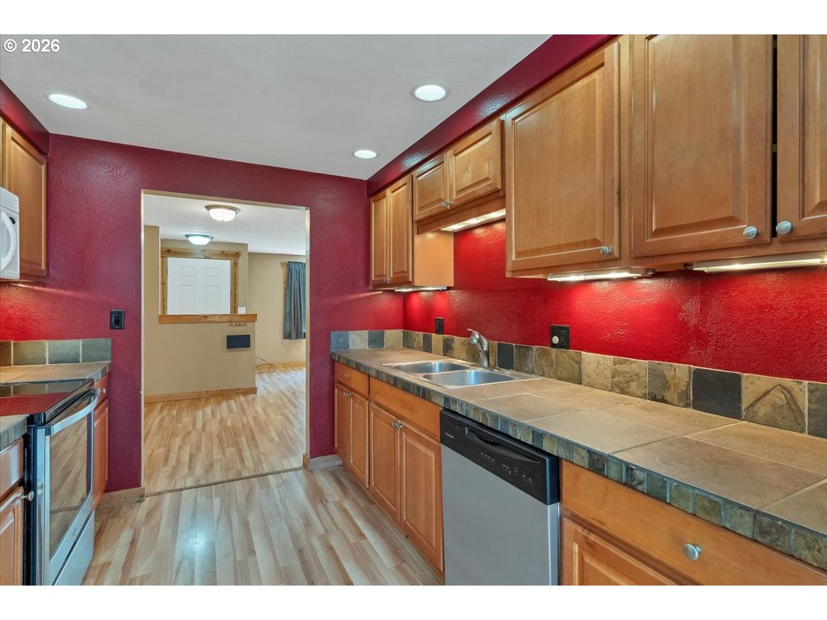 4335 Lone Oak Road Southeast Salem, OR 97302 - Photo 11 of 35
