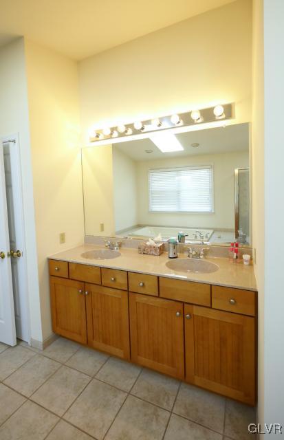 3812 East Hopewell Road Center Valley, PA 18034 - Photo 18 of 27 master bath