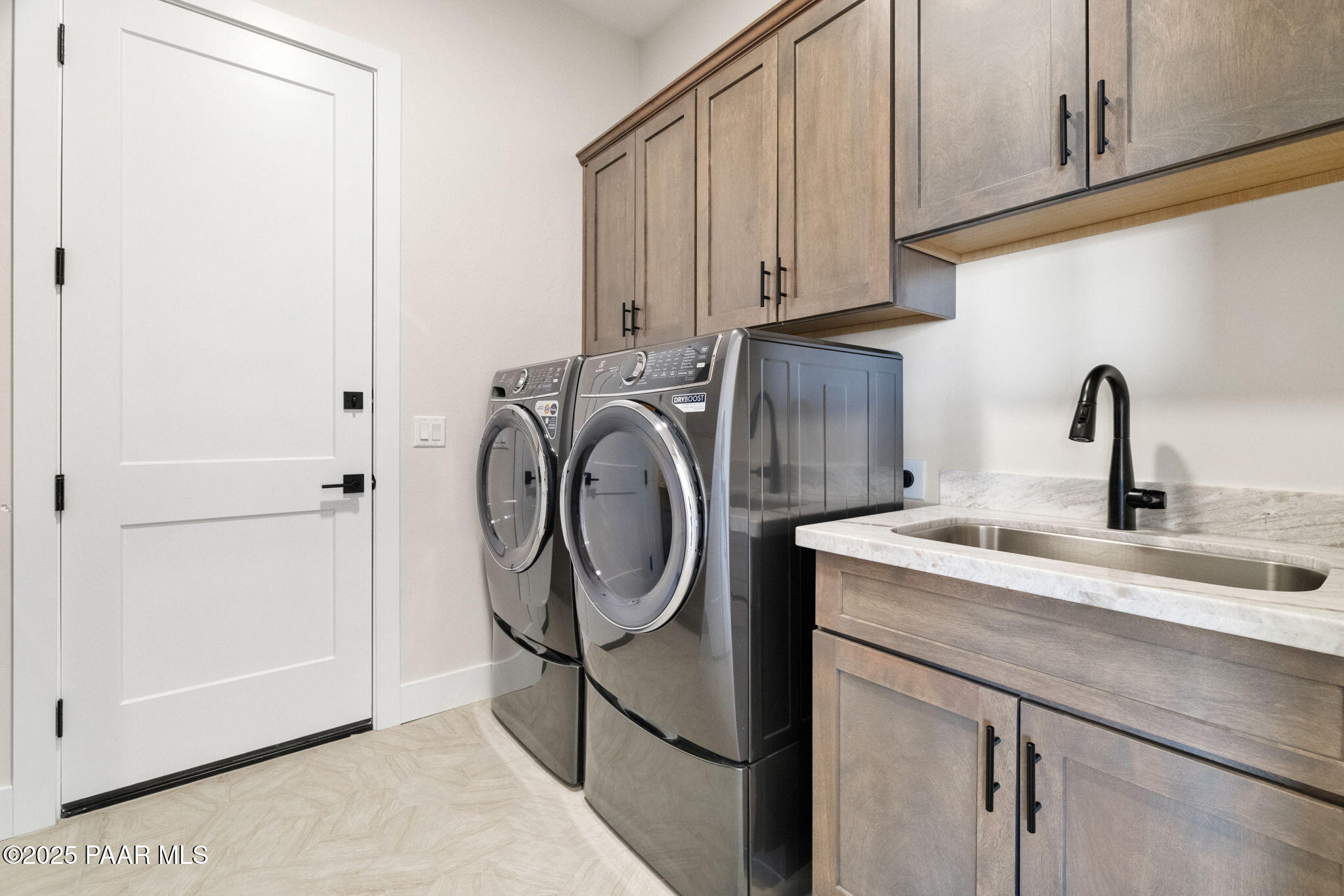 5649 Meridian Court Prescott, AZ 86305 - Photo 20 of 22 36-Laundry