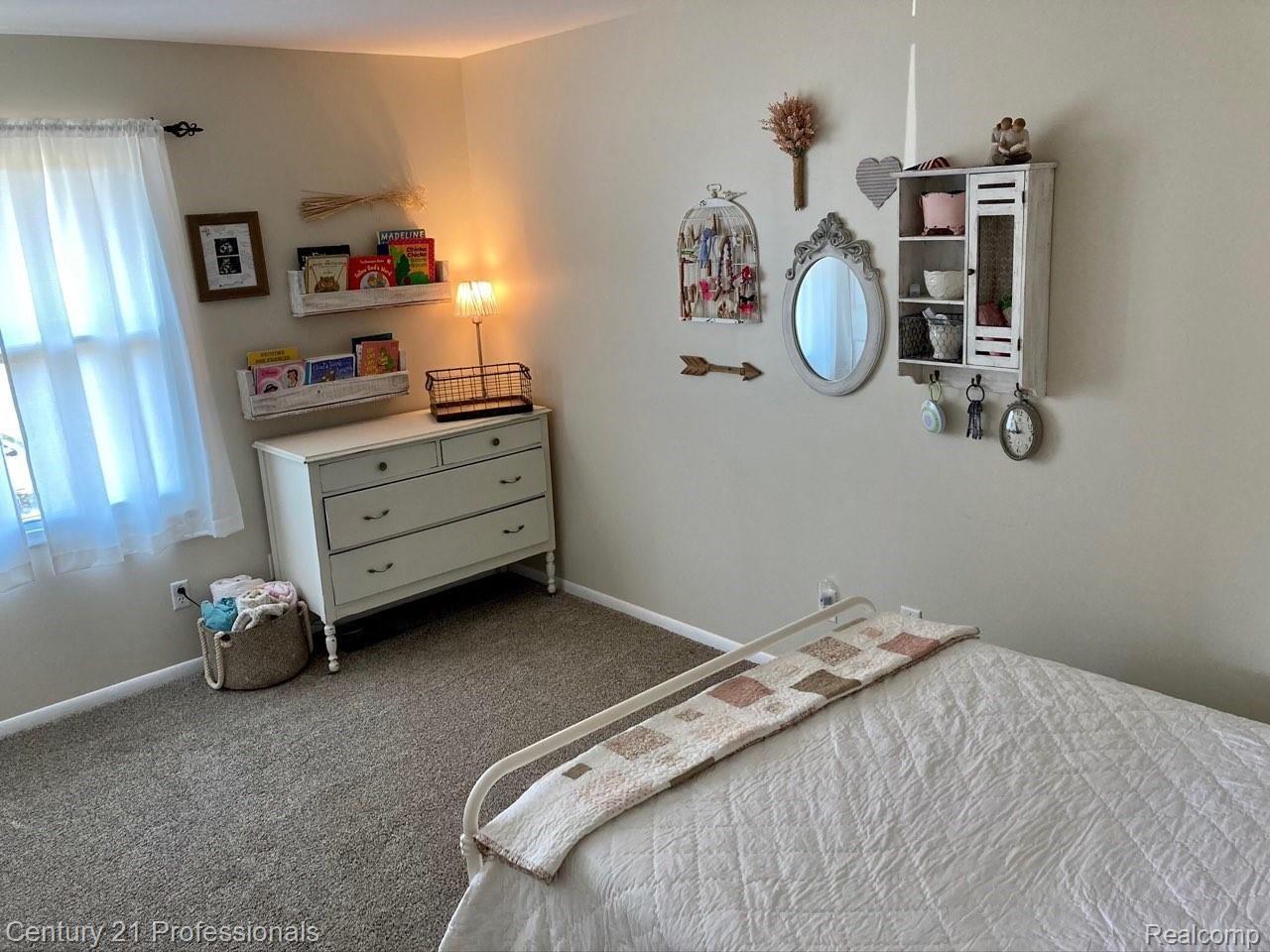 5495 Copley Square Road Grand Blanc, MI 48439 - Photo 16 of 35 IMG_0009.jpg