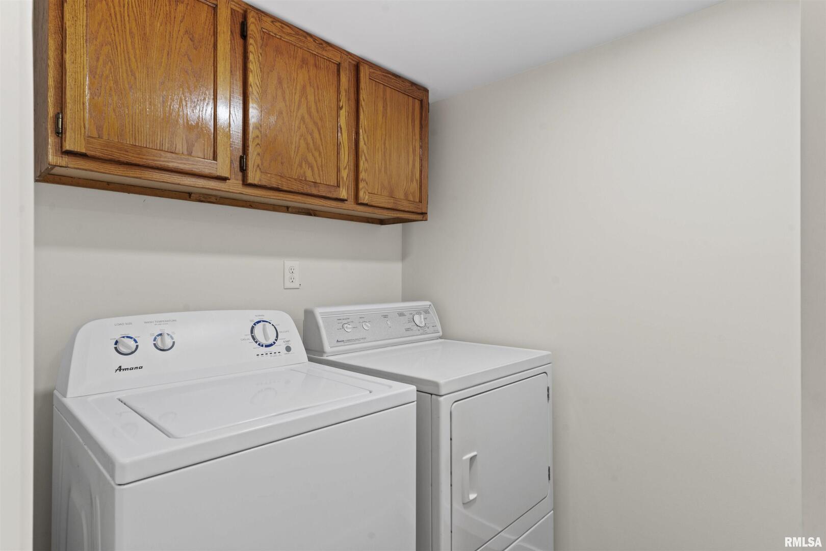 1501 43rd Street Moline, IL 61265 - Photo 16 of 27 a utility room with dryer and washer