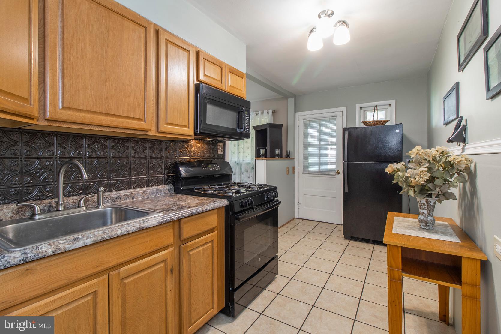39 West Garrison Road Brookhaven, PA 19015 - Photo 11 of 39 Gallery Image 11