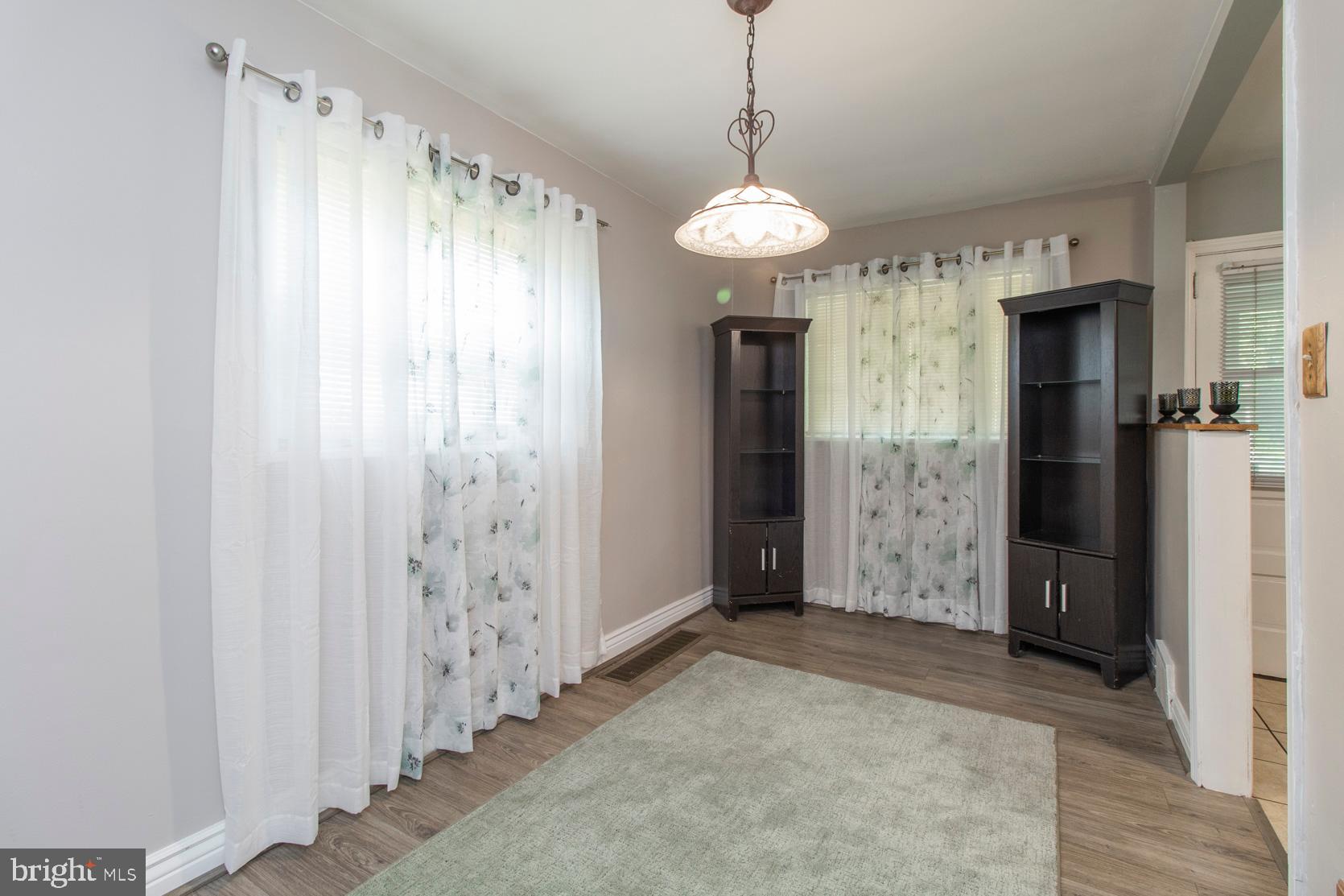 39 West Garrison Road Brookhaven, PA 19015 - Photo 4 of 39 Gallery Image 4