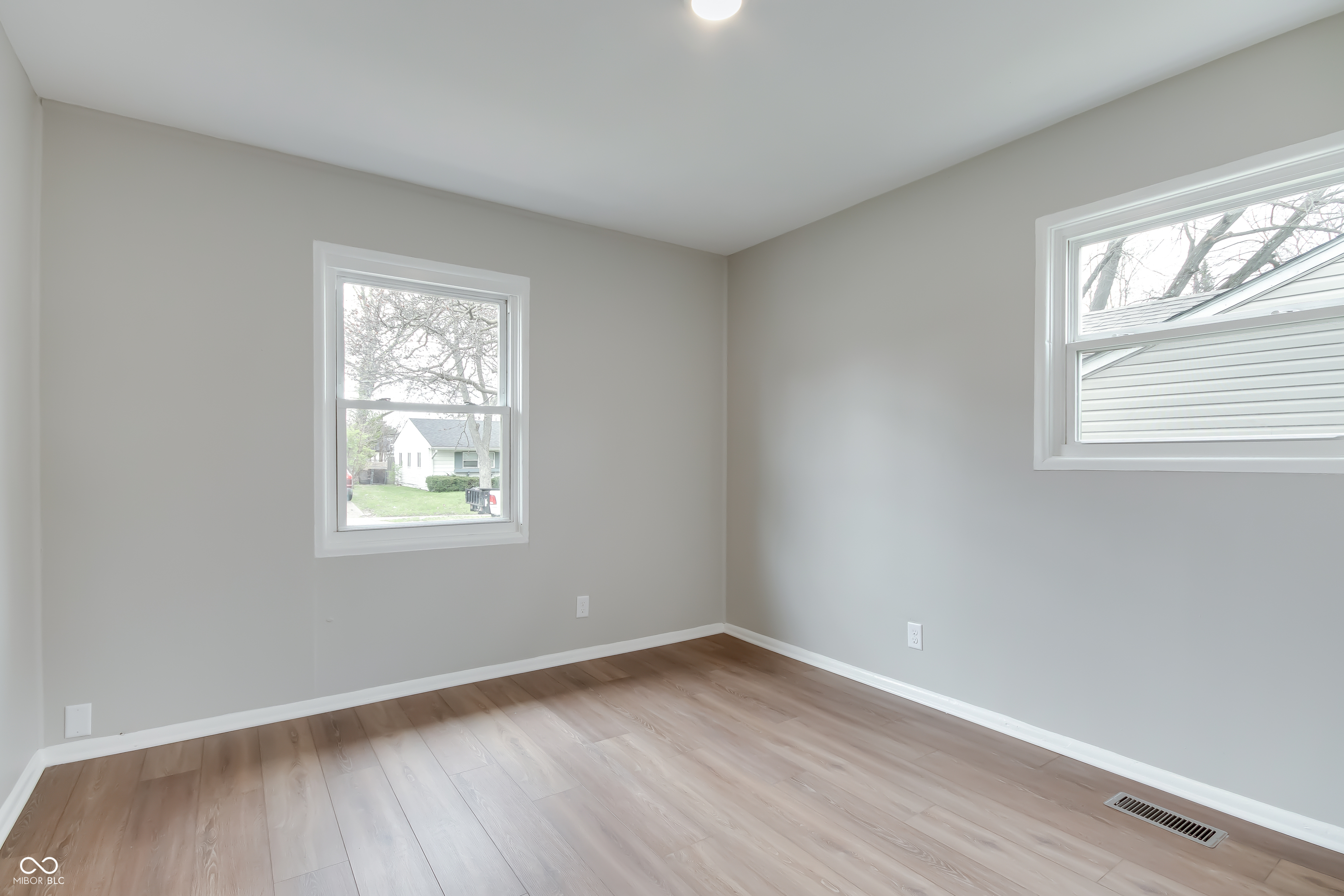 4254 Dubarry Road Indianapolis, IN 46226 - Photo 18 of 34 Gallery Image 18