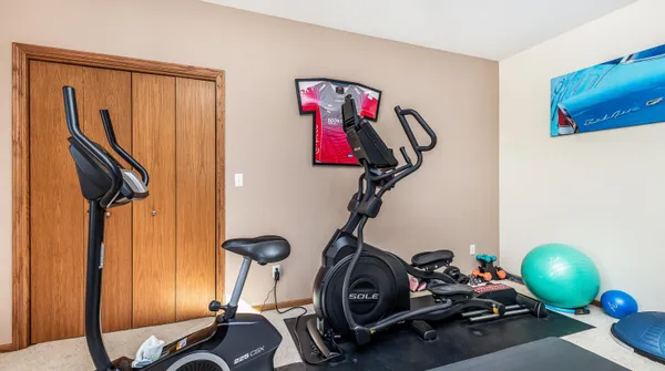 a en suite bathroom with sink and mirror