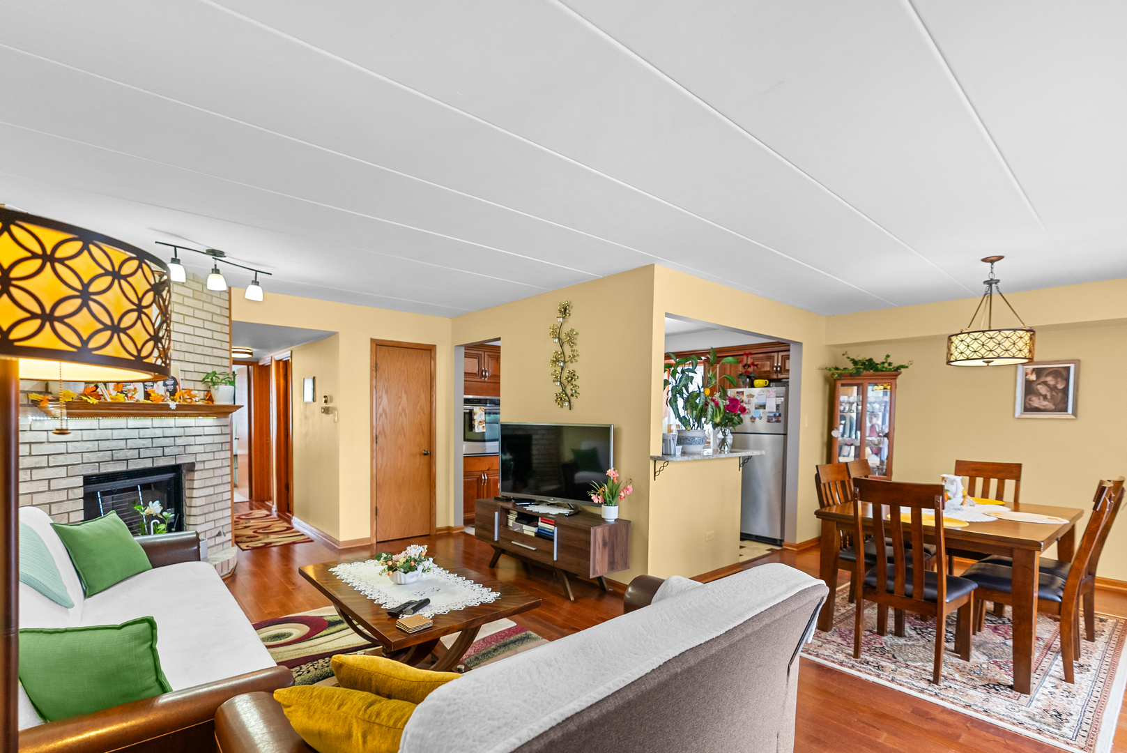 6331 West 63rd Street, Unit 2A Chicago, IL 60638 - Photo 3 of 18