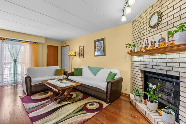 $249,999 | 6331 West 63rd Street, Unit 2A, Chicago, IL 60638