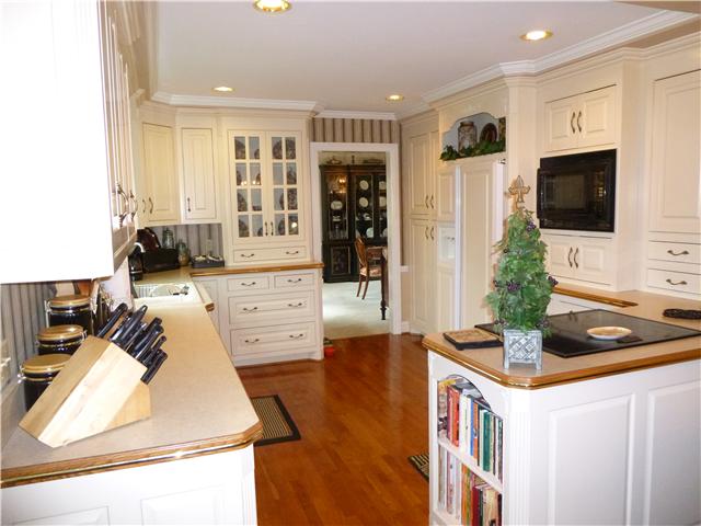 8476 Cedar Grove Road Cross Plains, TN 37049 - Photo 6 of 20 a living room with furniture and flat screen tv