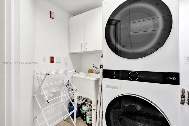 $8,000 | 19111 Collins Avenue, Unit 1602, Sunny Isles Beach, FL 33160