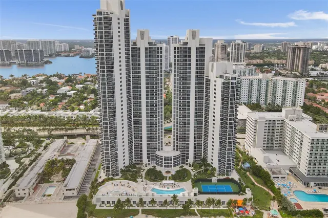 $8,000 | 19111 Collins Avenue, Unit 1602, Sunny Isles Beach, FL 33160