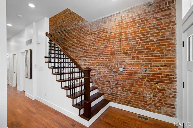 $349,900 | 3413 Oregon Avenue, St. Louis, MO 63118