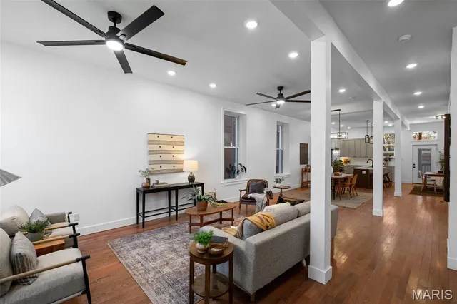 $349,900 | 3413 Oregon Avenue, St. Louis, MO 63118