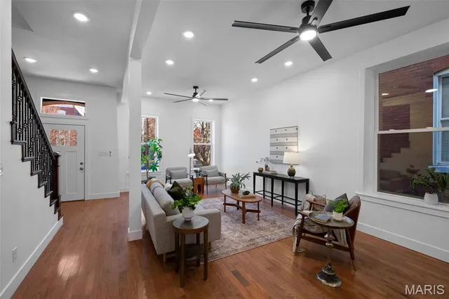 $349,900 | 3413 Oregon Avenue, St. Louis, MO 63118