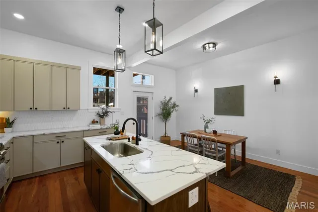 $349,900 | 3413 Oregon Avenue, St. Louis, MO 63118