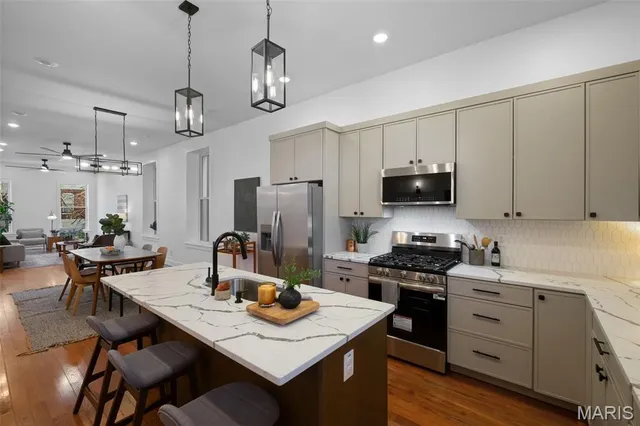 $349,900 | 3413 Oregon Avenue, St. Louis, MO 63118