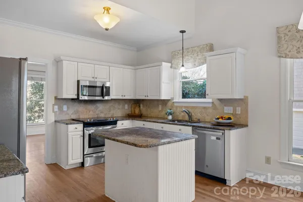 $3,500 | 100 Martin Street, Davidson, NC 28036