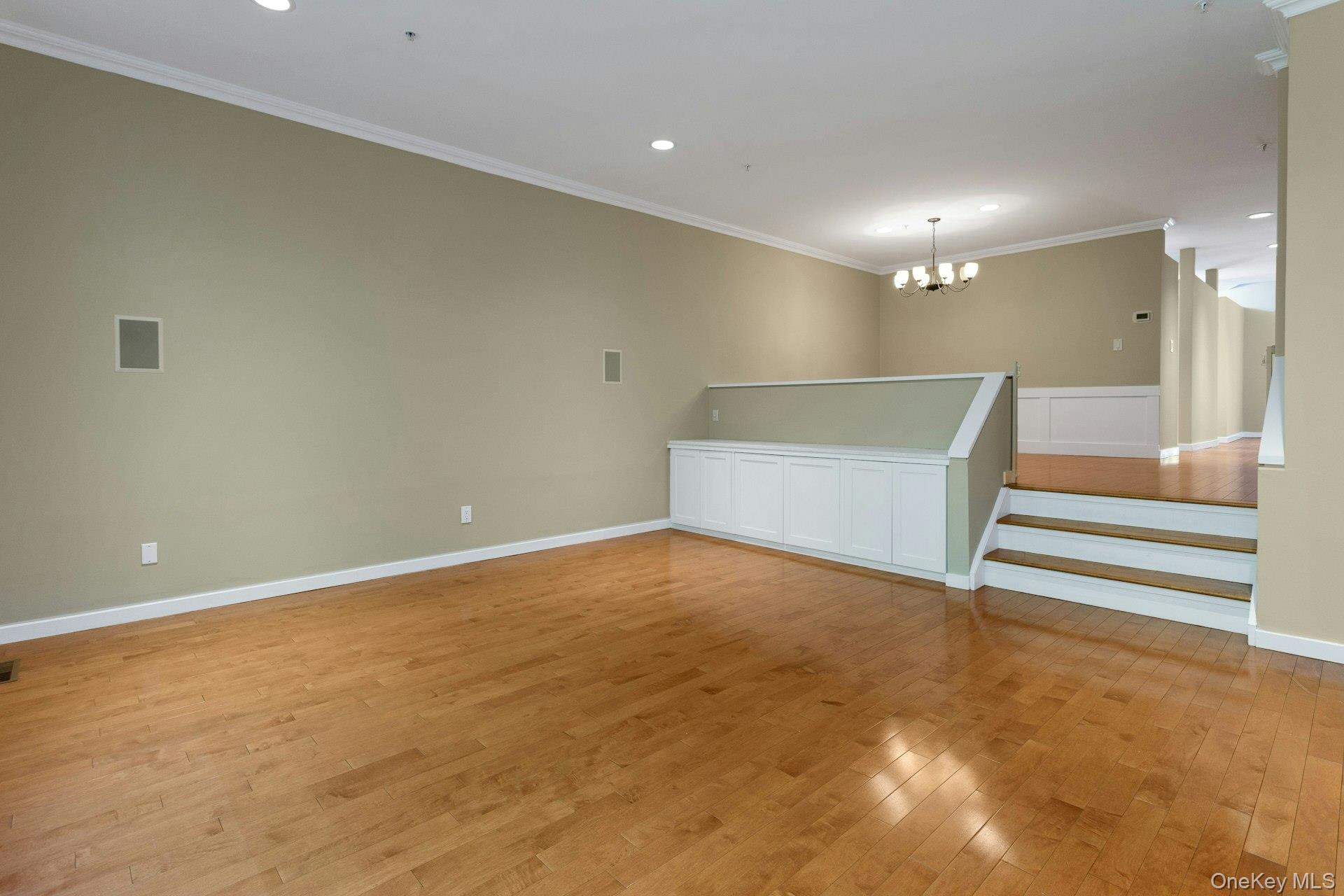 102 Boulder Ridge Road Scarsdale, NY 10583 - Photo 8 of 32