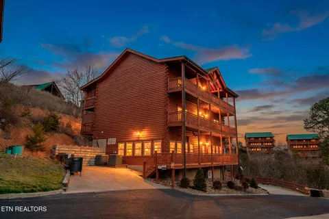 $1,350,000 | 2517 Laurel Point Way, Sevierville, TN 37862