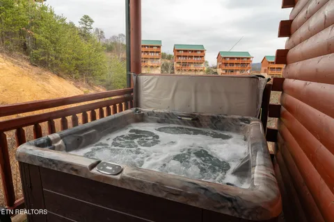 $1,350,000 | 2517 Laurel Point Way, Sevierville, TN 37862