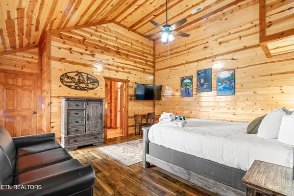 $1,600,000 | 2517 Laurel Point Way, Sevierville, TN 37862