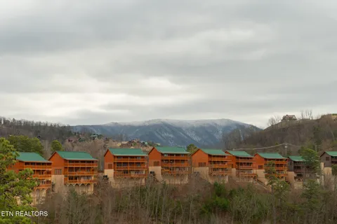 $1,350,000 | 2517 Laurel Point Way, Sevierville, TN 37862