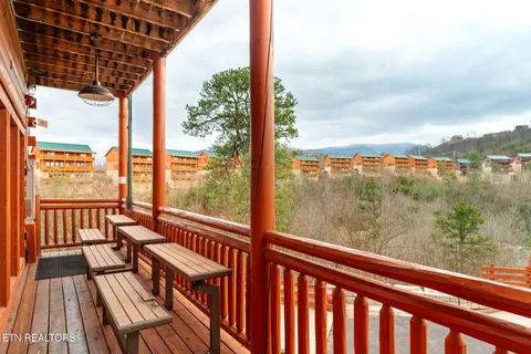 $1,350,000 | 2517 Laurel Point Way, Sevierville, TN 37862