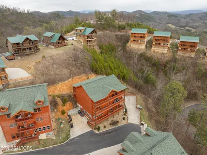 $1,350,000 | 2517 Laurel Point Way, Sevierville, TN 37862
