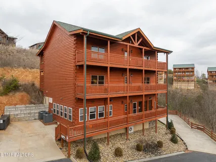 $1,350,000 | 2517 Laurel Point Way, Sevierville, TN 37862