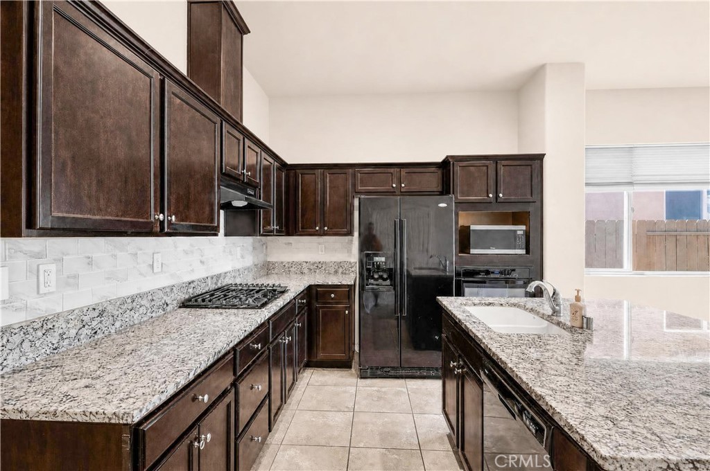 4395 Strathmore Place Merced, CA 95348 - Photo 6 of 51 Gallery Image 6