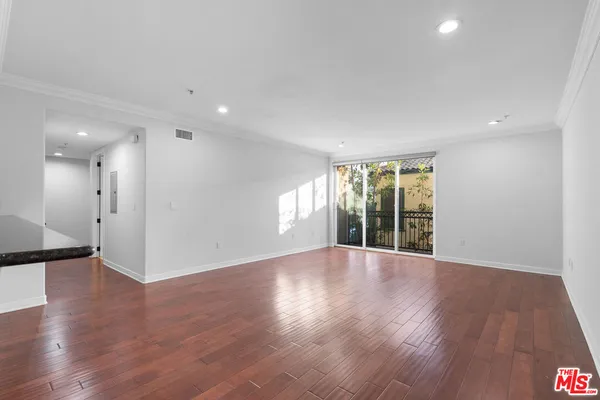 $699,000 | 1401 South St Andrews Place, Unit 201, Los Angeles, CA 90019