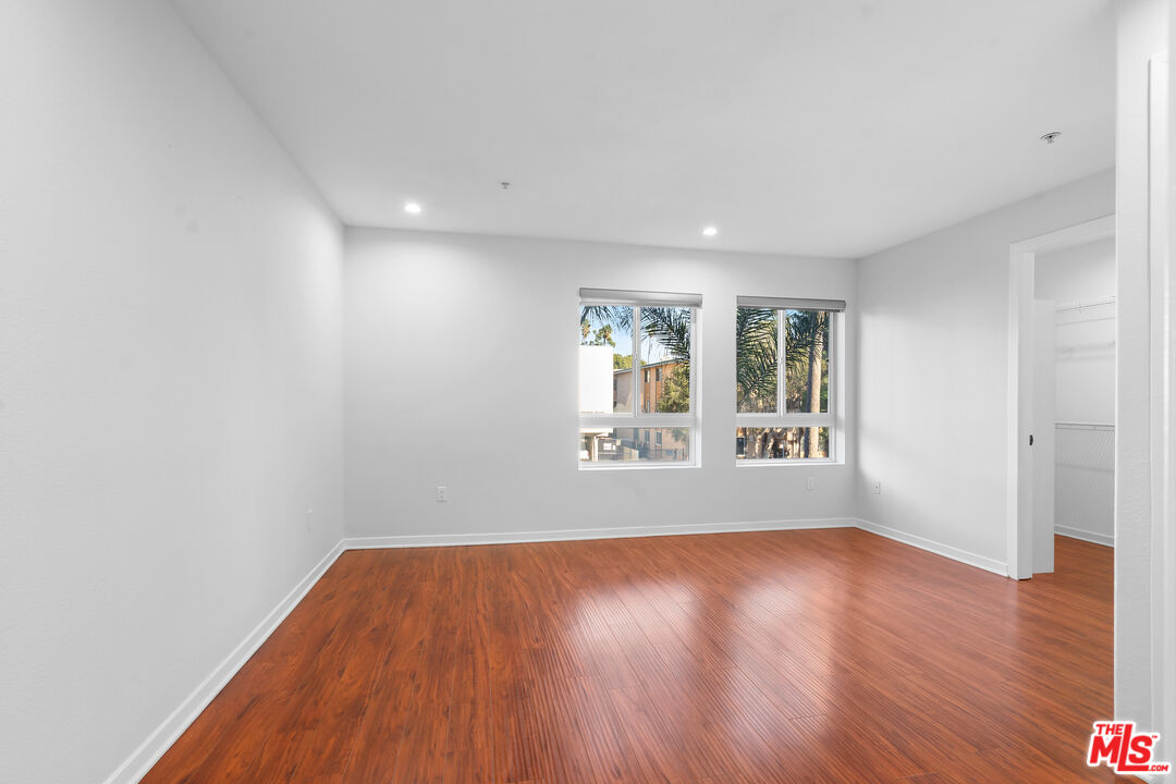 1401 South St Andrews Place, Unit 201 Los Angeles, CA 90019 - Photo 15 of 31