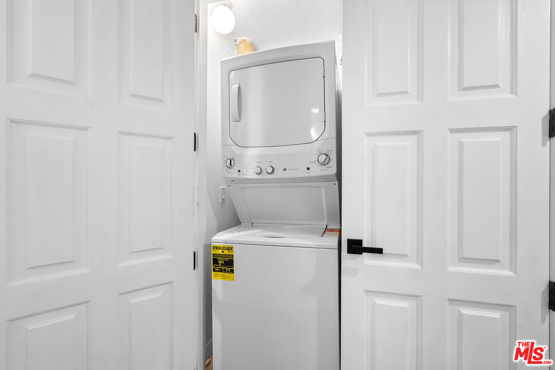 1401 South St Andrews Place, Unit 201 Los Angeles, CA 90019 - Photo 26 of 31