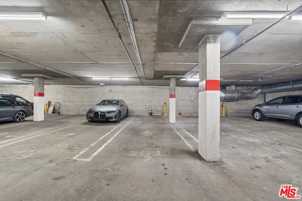 $699,000 | 1401 South St Andrews Place, Unit 201, Los Angeles, CA 90019