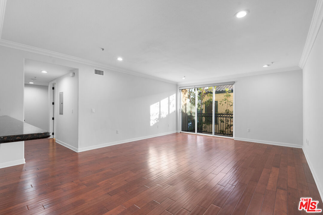 1401 South St Andrews Place, Unit 201 Los Angeles, CA 90019 - Photo 8 of 31