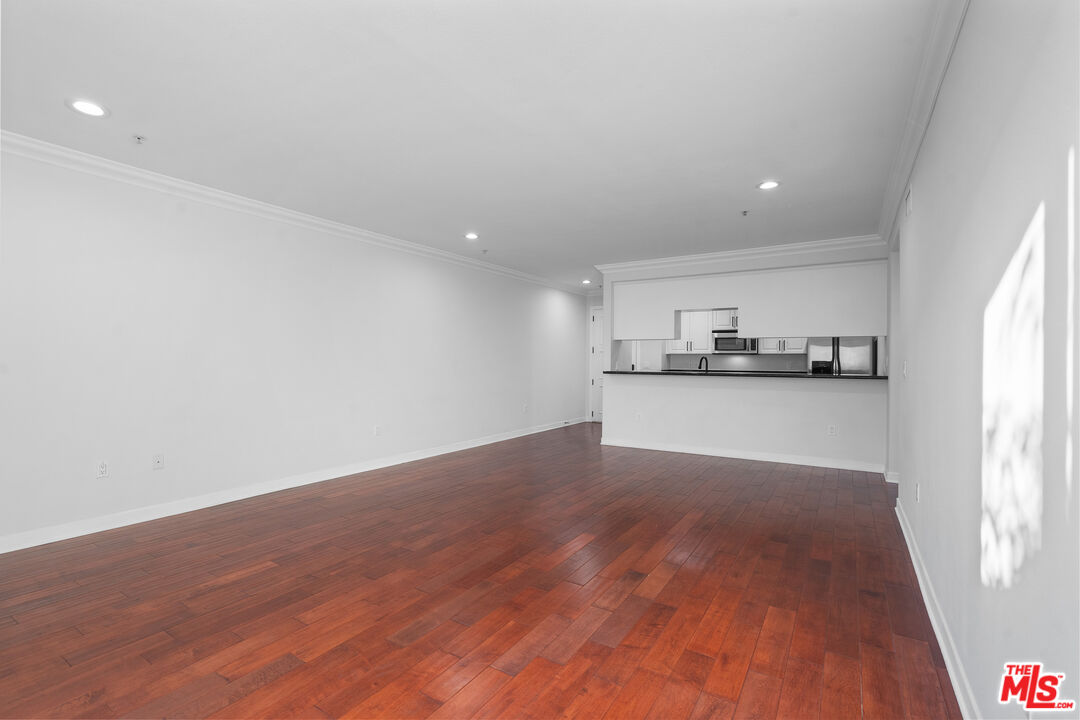 1401 South St Andrews Place, Unit 201 Los Angeles, CA 90019 - Photo 9 of 31