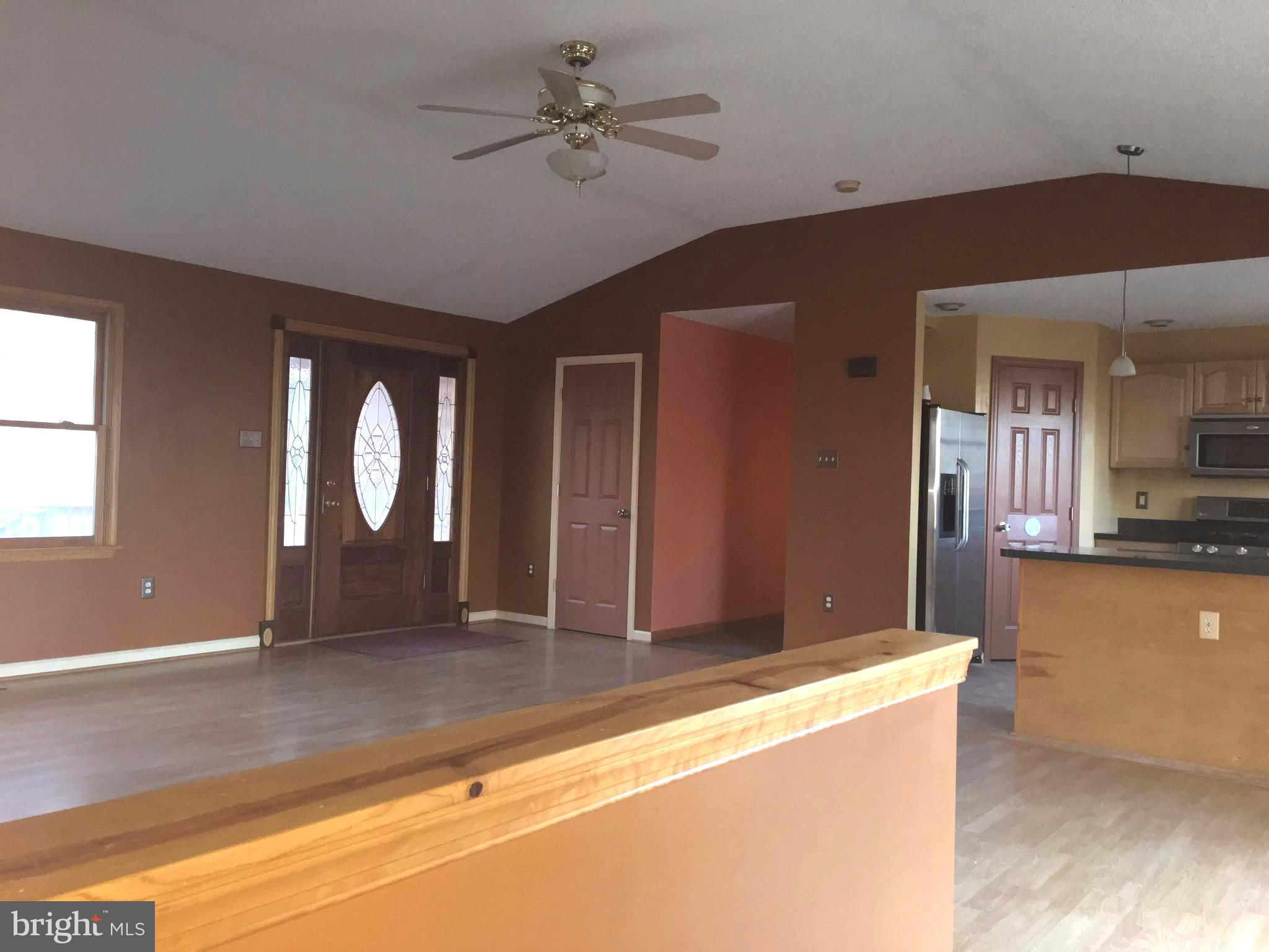 196 Cliff Road Linden, VA 22642 - Photo 7 of 25 Living Room