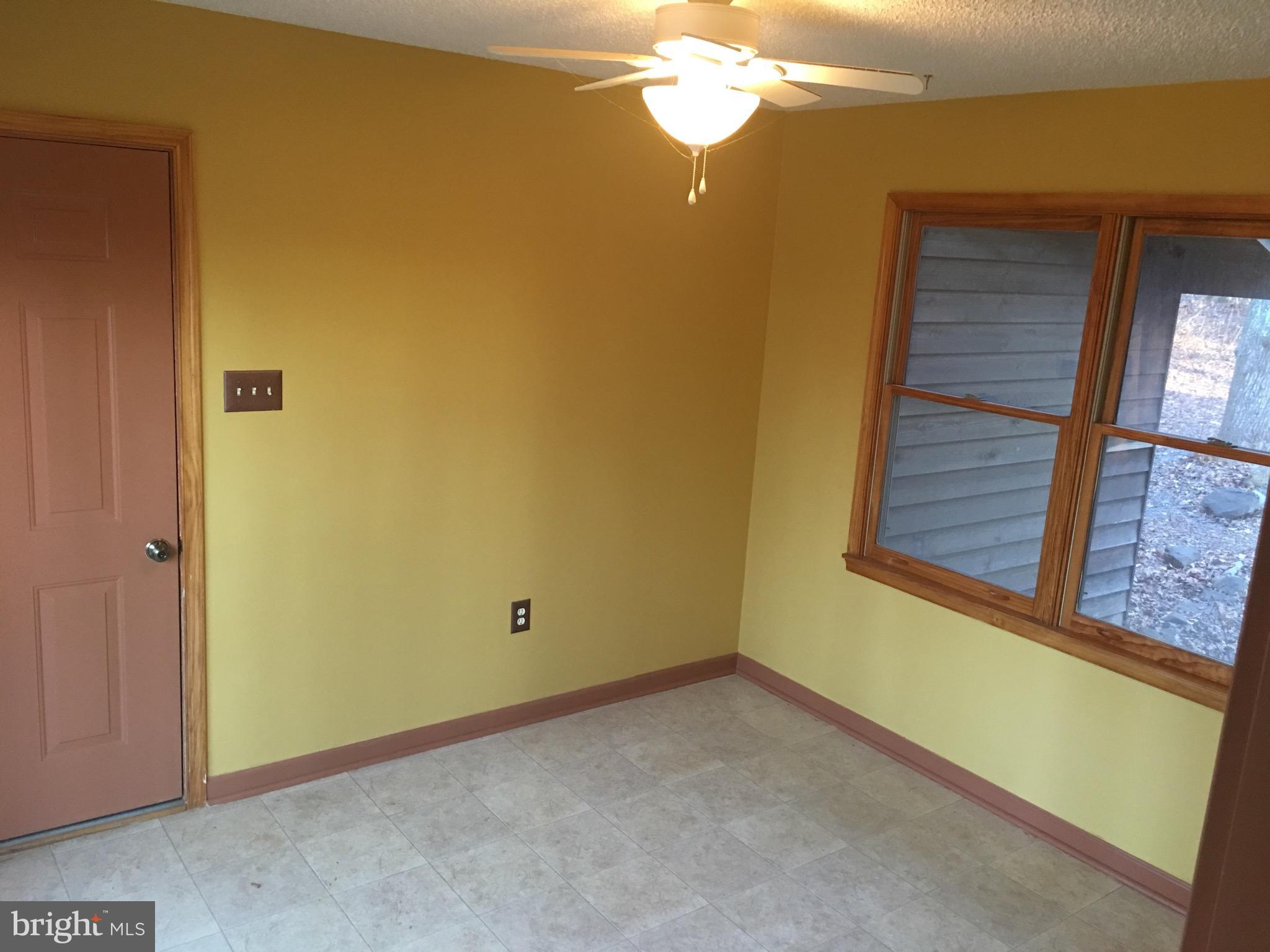 196 Cliff Road Linden, VA 22642 - Photo 8 of 25 Bedroom