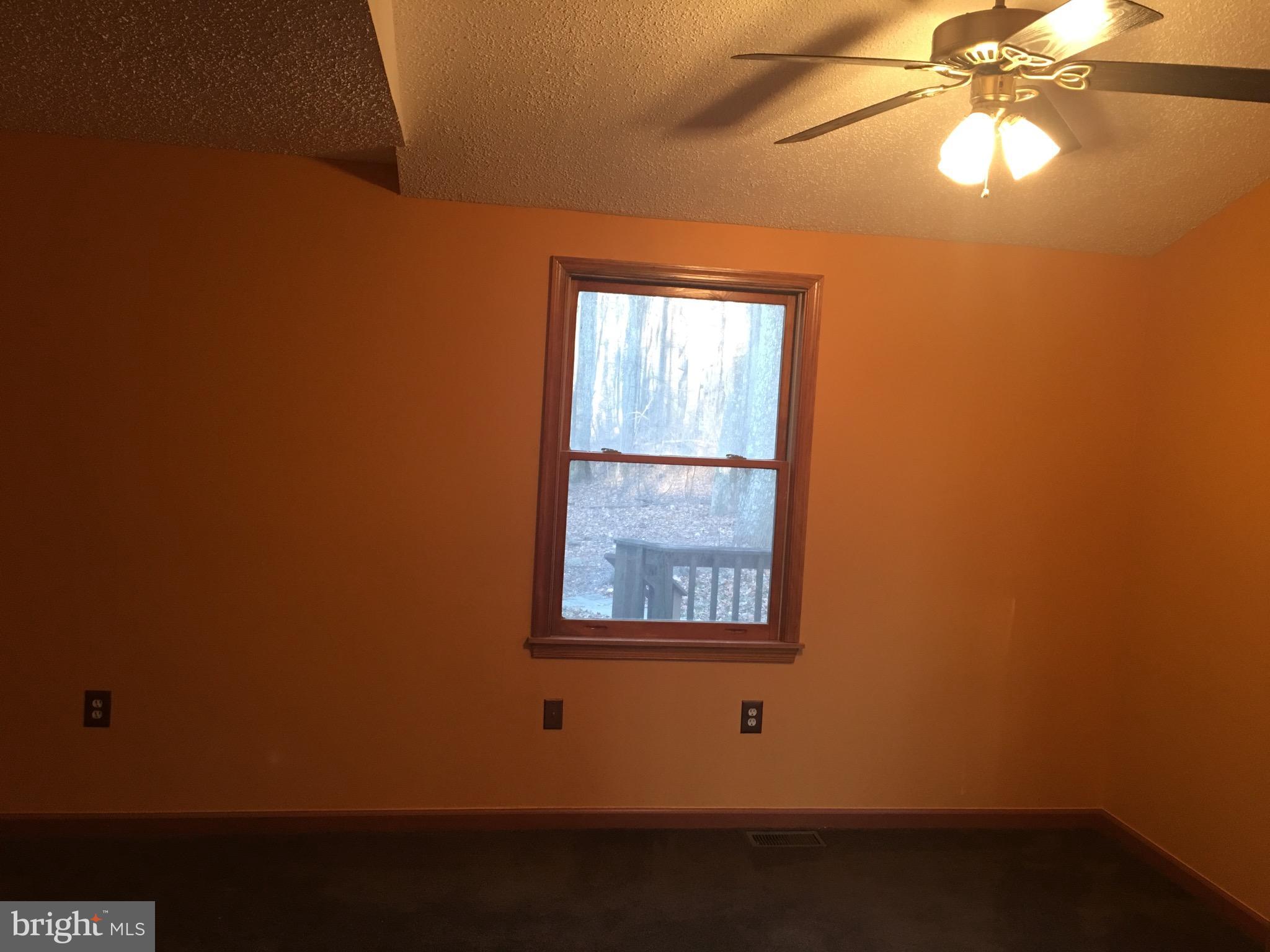 196 Cliff Road Linden, VA 22642 - Photo 10 of 25 Bedroom