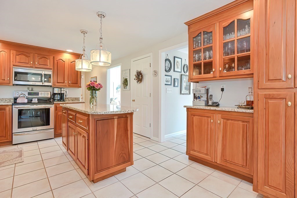 170 Morgan Road Northbridge, MA 01588 - Photo 11 of 40 Gallery Image 11