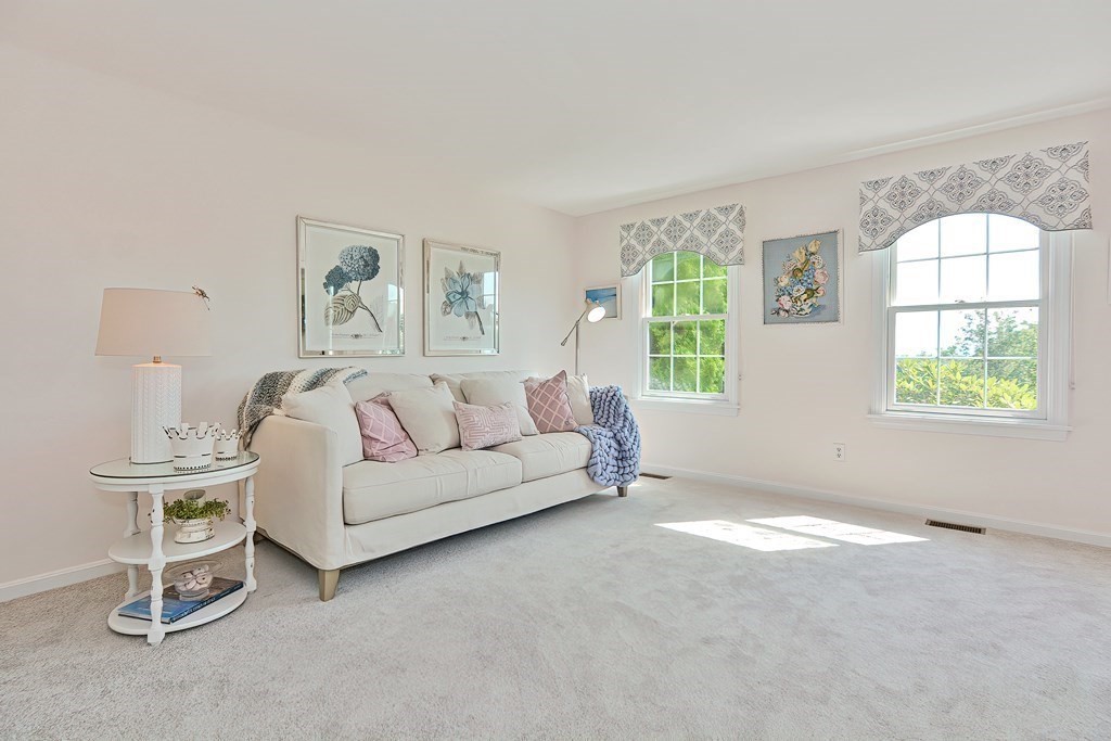 170 Morgan Road Northbridge, MA 01588 - Photo 8 of 40 Gallery Image 8