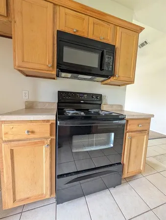 $1,400 | 120 Collett Court, Weatherford, TX 76088