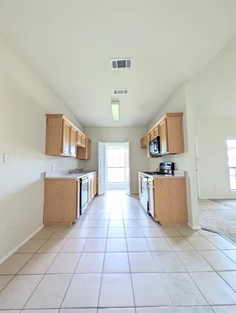 $1,400 | 120 Collett Court, Weatherford, TX 76088