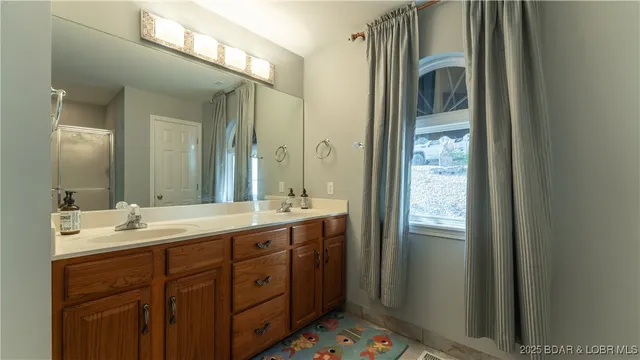 $899,900 | 17661 Sheldon Point Road, Gravois Mills, MO 65037