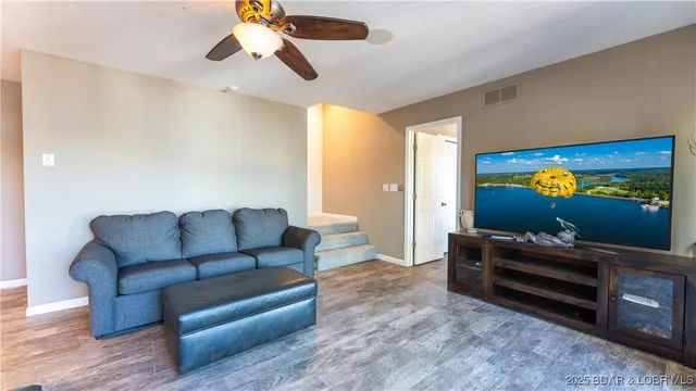 $899,900 | 17661 Sheldon Point Road, Gravois Mills, MO 65037