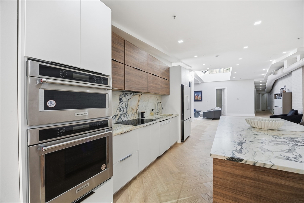 125 Broad Street, Unit PH Boston, MA 02110 - Photo 11 of 42