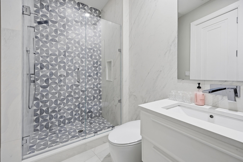 125 Broad Street, Unit PH Boston, MA 02110 - Photo 23 of 42