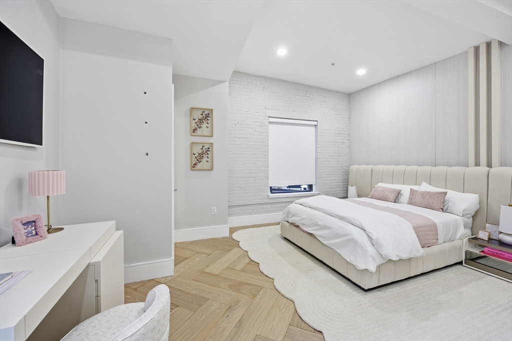 125 Broad Street, Unit PH Boston, MA 02110 - Photo 24 of 42