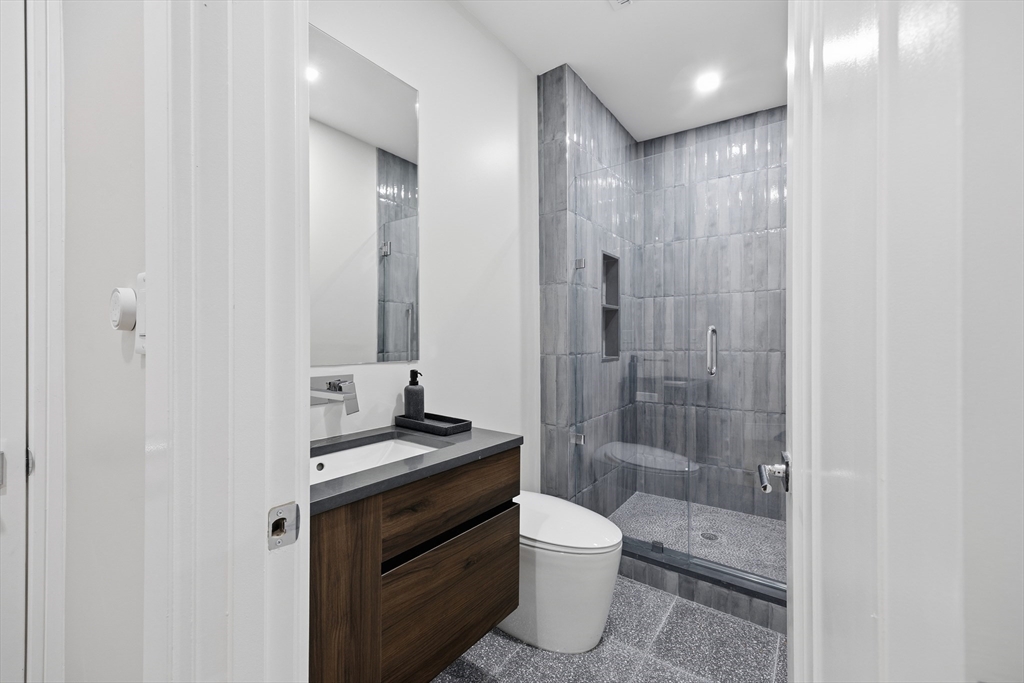 125 Broad Street, Unit PH Boston, MA 02110 - Photo 37 of 42