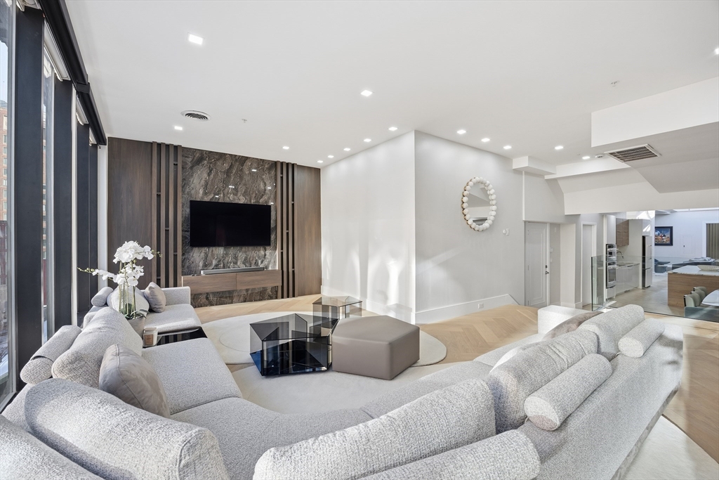 125 Broad Street, Unit PH Boston, MA 02110 - Photo 4 of 42