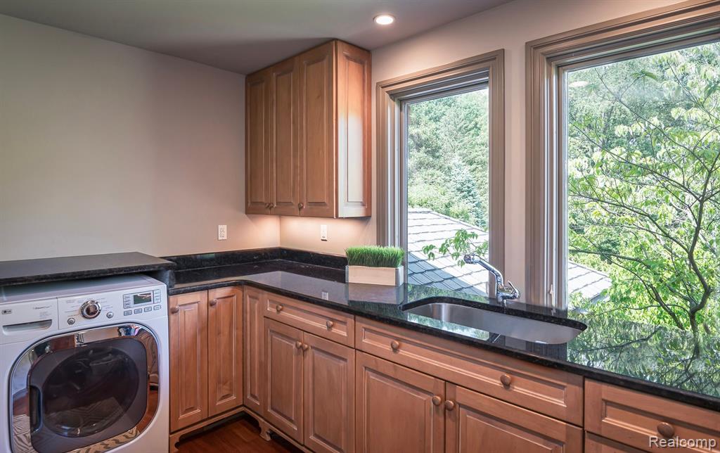 4524 Stoneleigh Road Bloomfield Hills, MI 48302 - Photo 32 of 48 Gallery Image 32